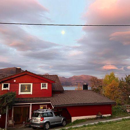 Line Pa Hauane1 Bed & Breakfast Volda Exterior photo