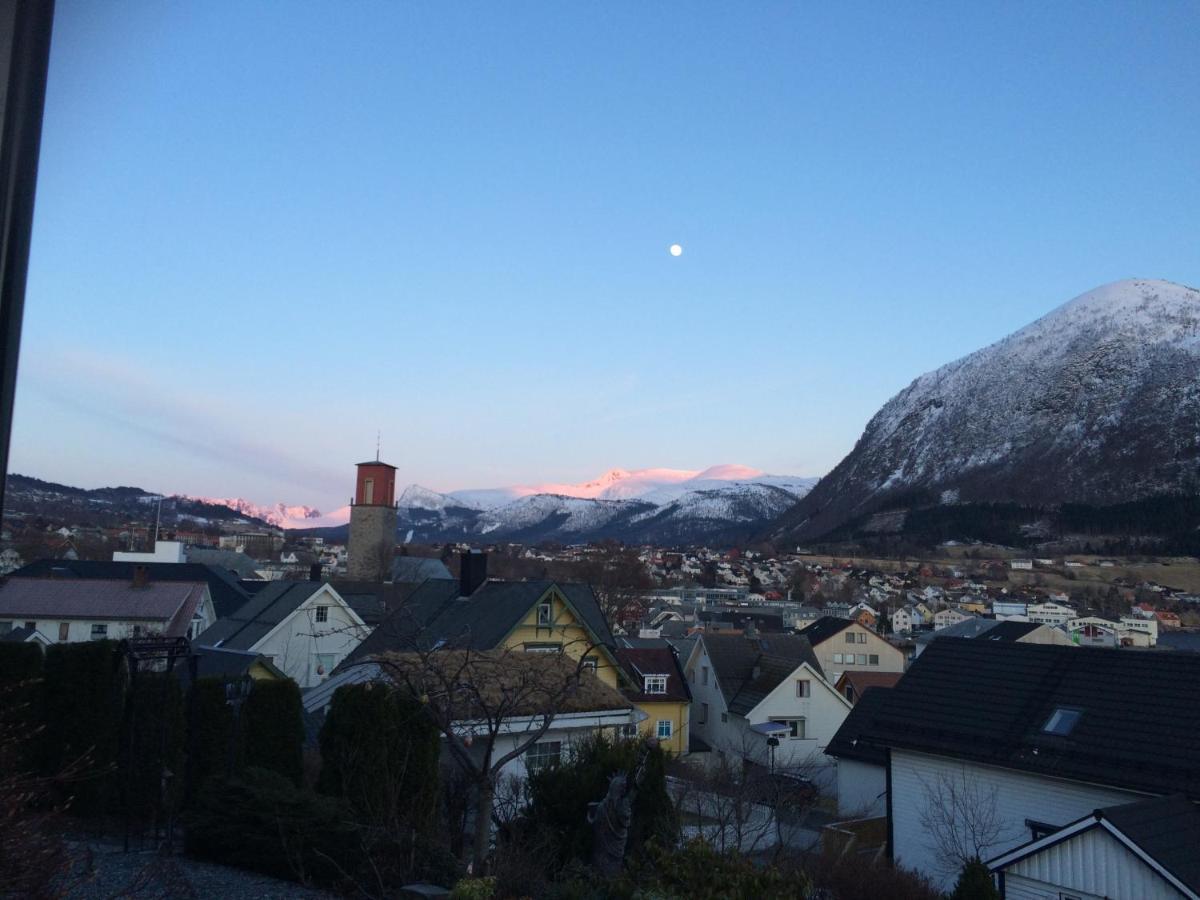 Line Pa Hauane1 Bed & Breakfast Volda Exterior photo