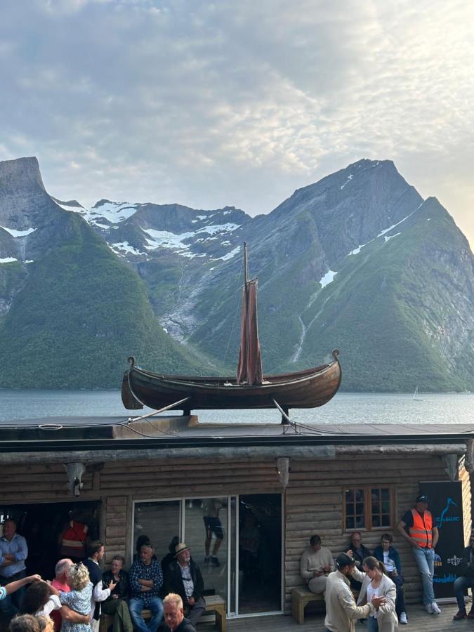 Line Pa Hauane1 Bed & Breakfast Volda Exterior photo