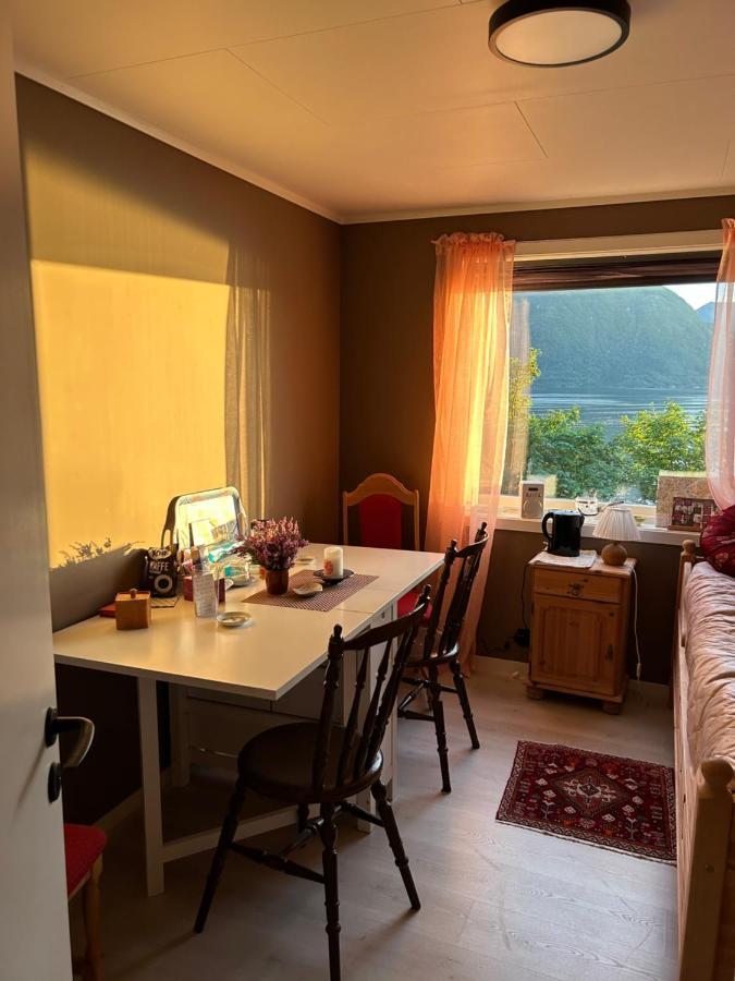 Line Pa Hauane1 Bed & Breakfast Volda Exterior photo