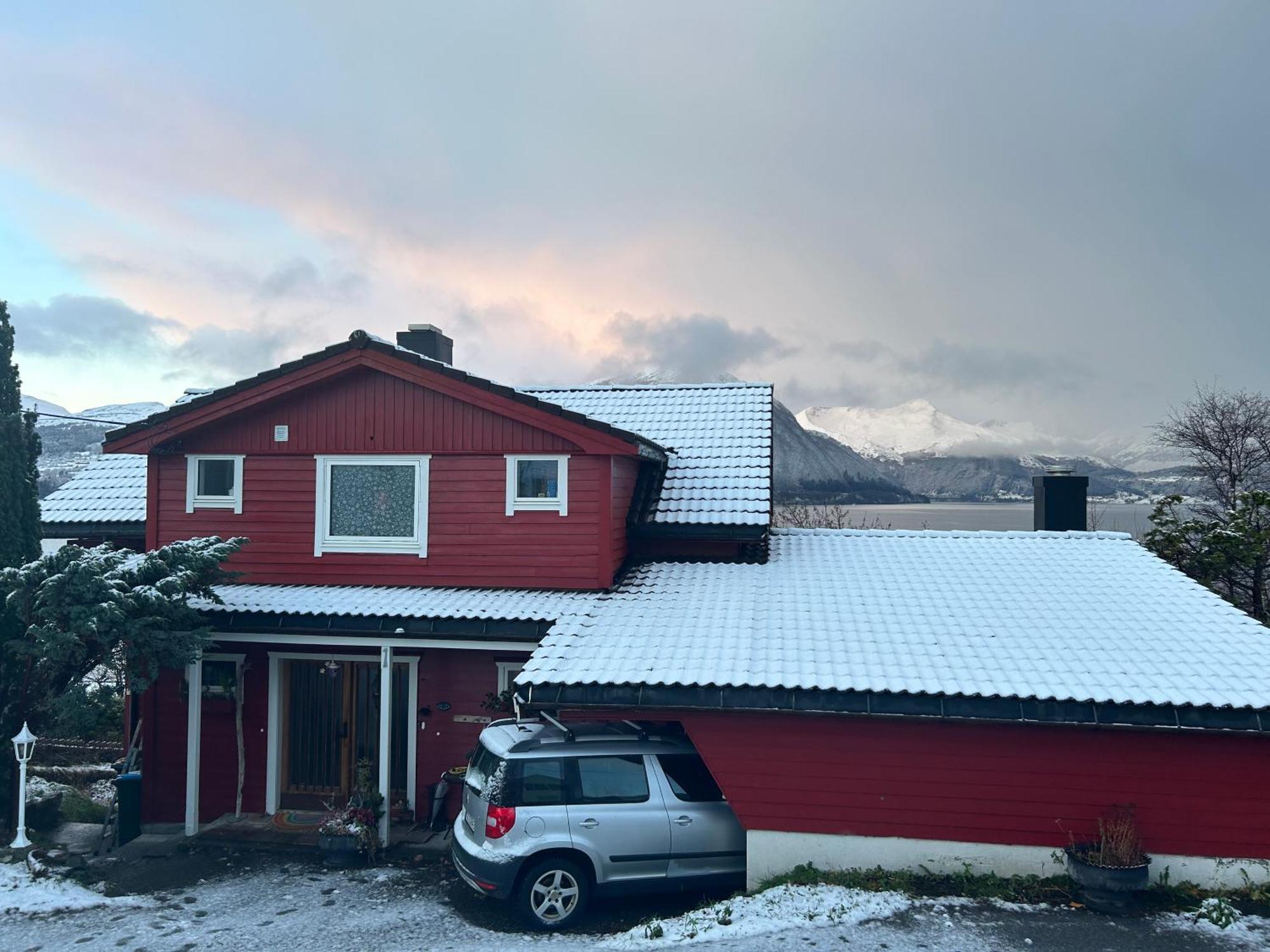 Line Pa Hauane1 Bed & Breakfast Volda Exterior photo